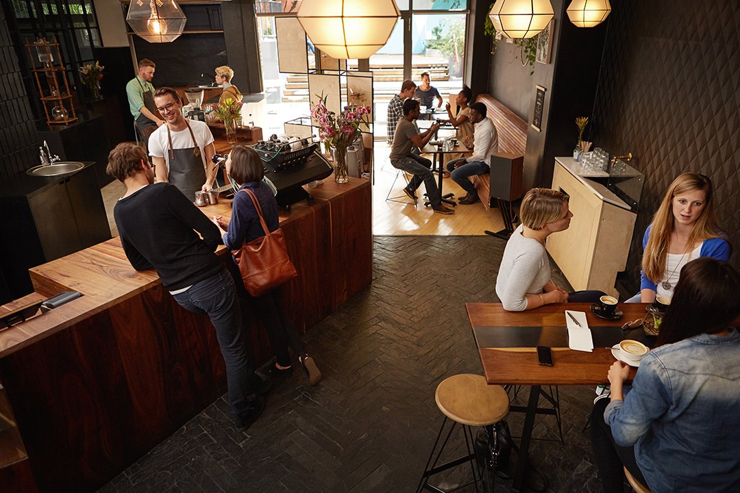 Os diferentes perfis de clientes na cafeteria e como atendê-los melhor -  Blog Intercoffee